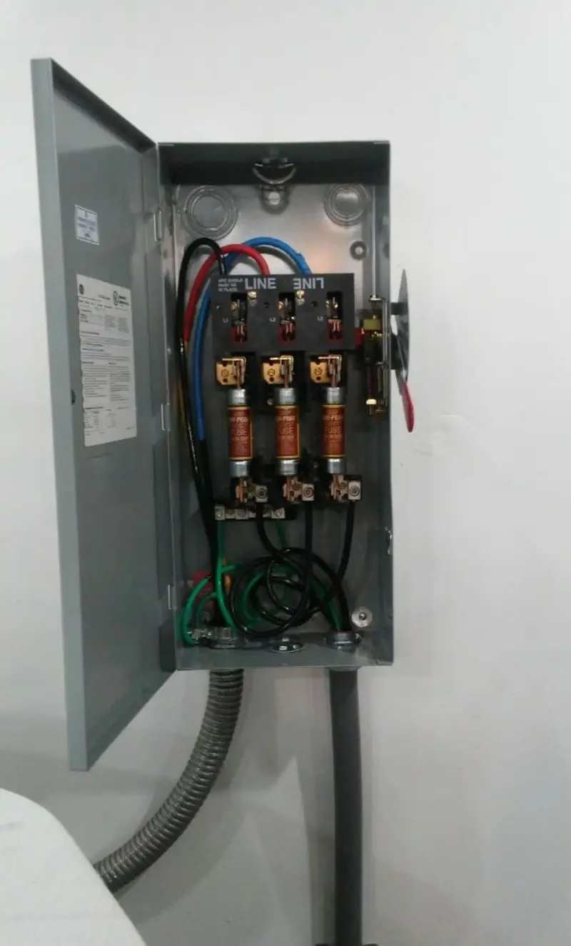 Three-phase disconnect switch installed for Smoke Detector Installation in Greencastle